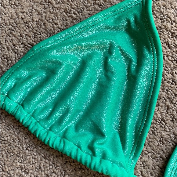 ☀️ Glittered green OP bikini top 🎉 - Picture 2 of 6